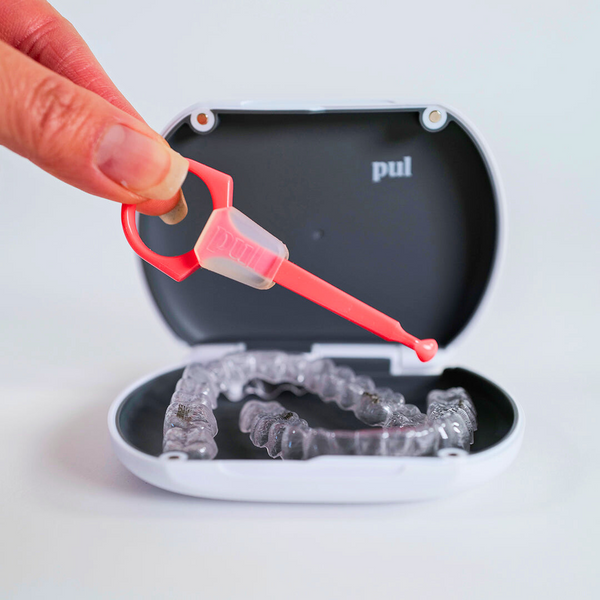 Aligner Care Convenience Kit: PUL 2 in 1 Seating and Removal Tool and PUL Case